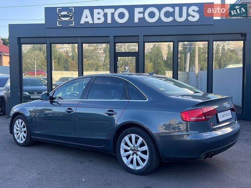 Седан Audi A4 2010 в Киеве