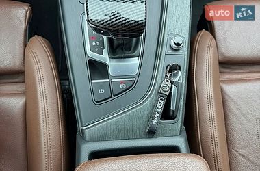 Седан Audi A4 2018 в Стрию