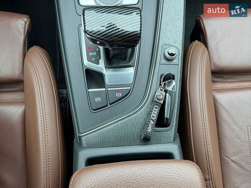 Седан Audi A4 2018 в Стрию