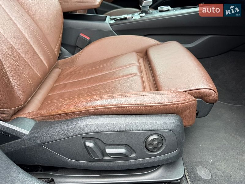 Седан Audi A4 2018 в Стрию