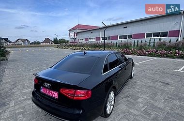 Седан Audi A4 2014 в Луцке