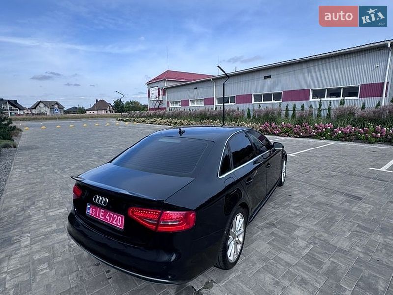 Седан Audi A4 2014 в Луцке