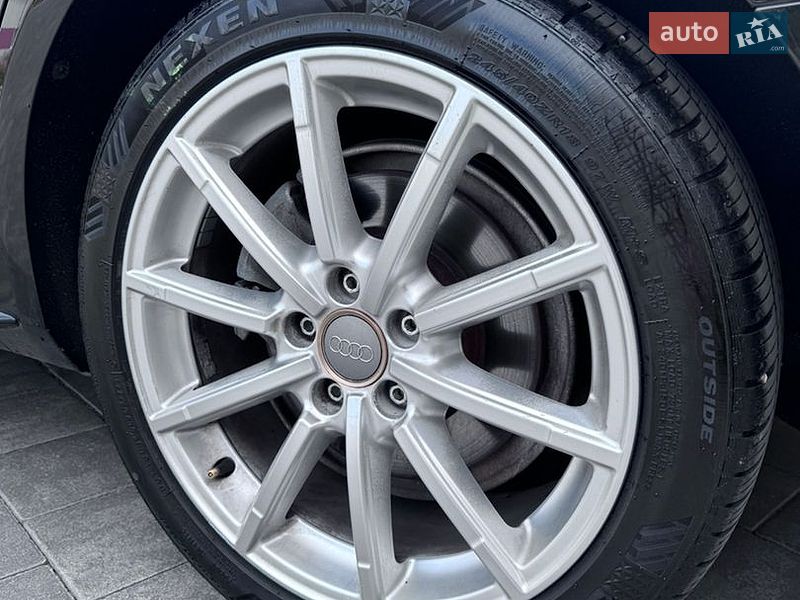 Седан Audi A4 2014 в Луцке