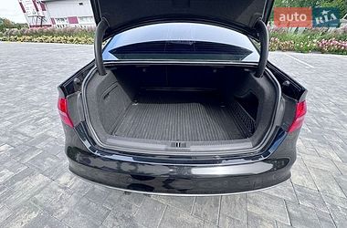 Седан Audi A4 2014 в Луцке
