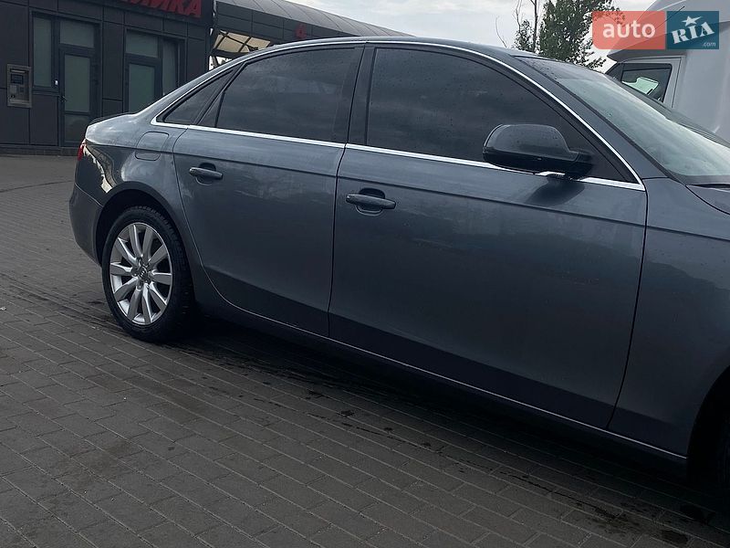 Седан Audi A4 2013 в Тернополі