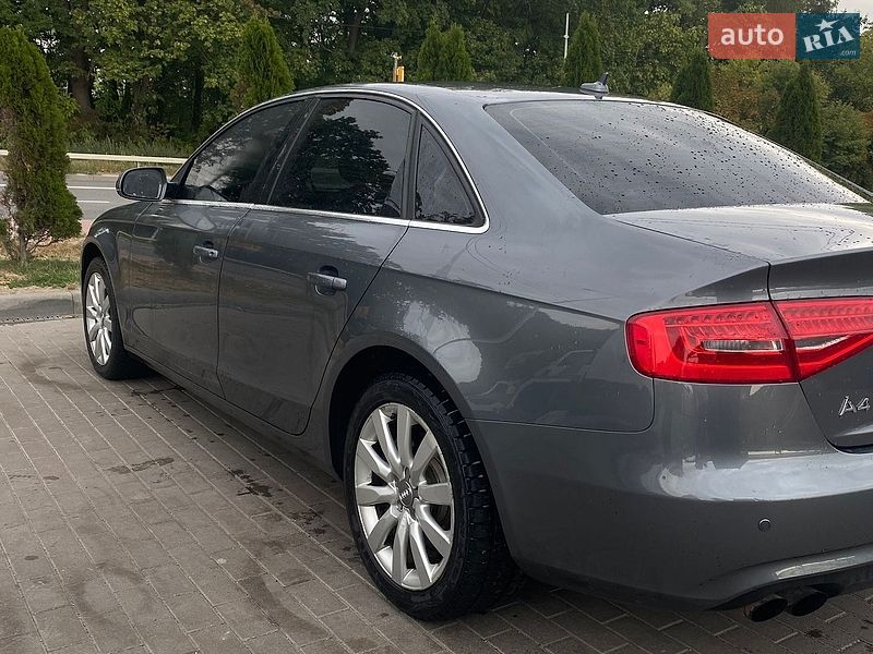 Седан Audi A4 2013 в Тернополі