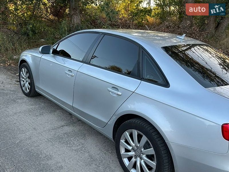 Седан Audi A4 2013 в Києві