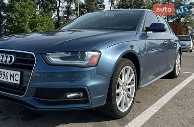 Седан Audi A4 2015 в Киеве
