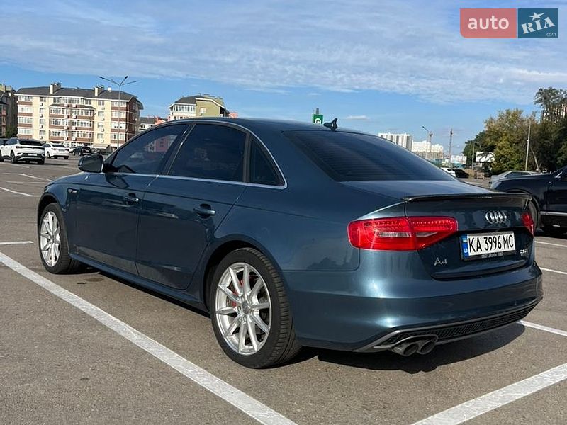 Седан Audi A4 2015 в Киеве