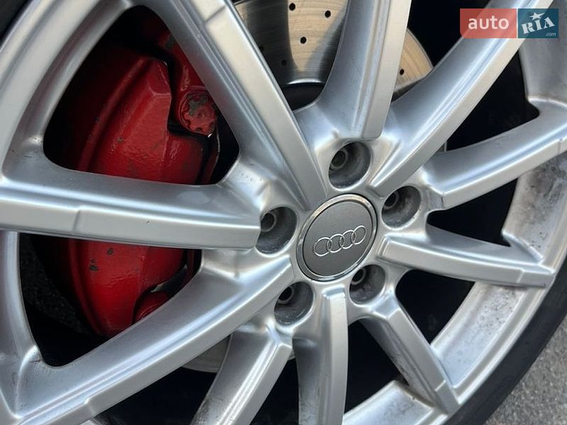 Седан Audi A4 2015 в Киеве