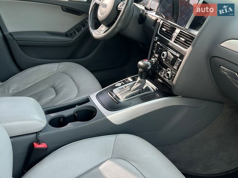 Седан Audi A4 2015 в Киеве