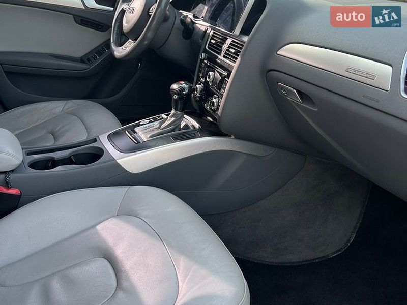 Седан Audi A4 2015 в Киеве