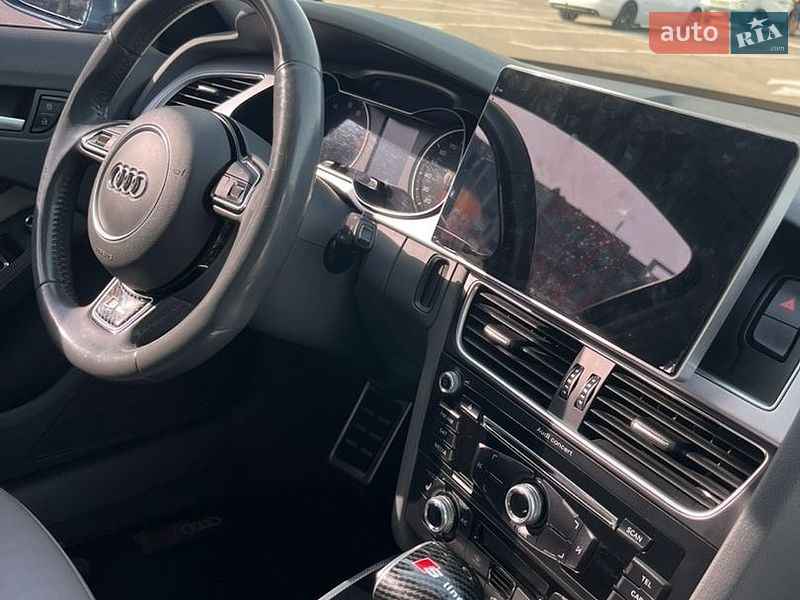 Седан Audi A4 2015 в Киеве