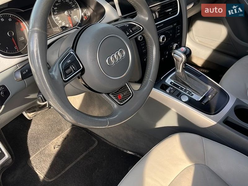 Седан Audi A4 2015 в Киеве