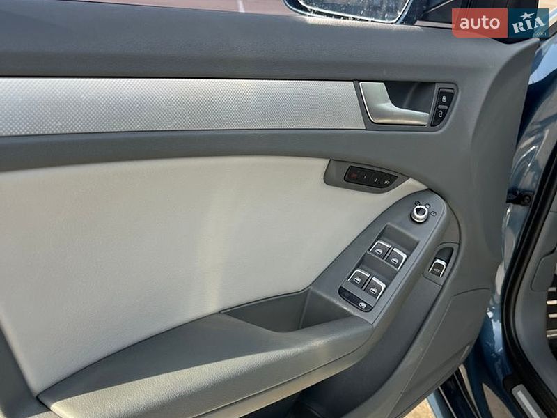 Седан Audi A4 2015 в Киеве