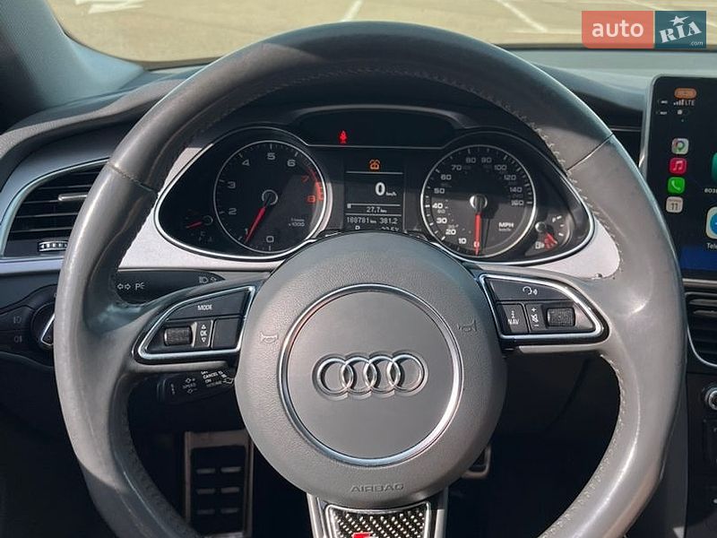Седан Audi A4 2015 в Киеве
