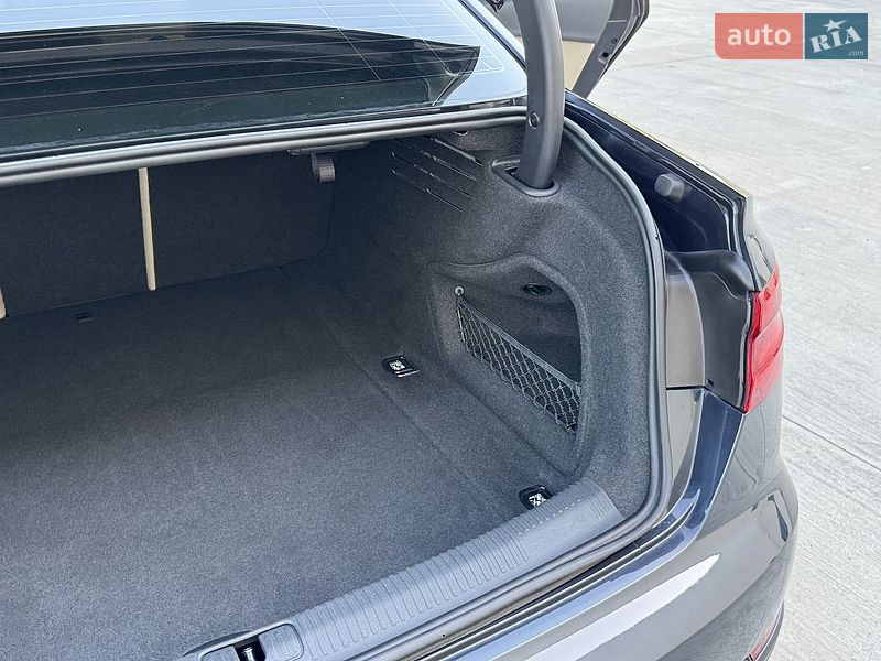 Седан Audi A4 2018 в Луцьку