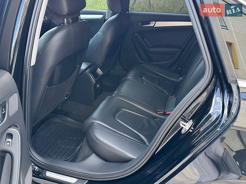 Седан Audi A4 2012 в Ірпені