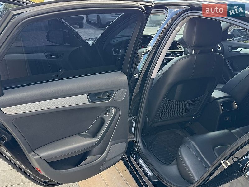 Седан Audi A4 2012 в Ірпені