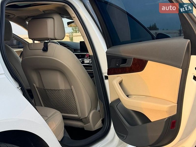 Седан Audi A4 2018 в Одессе