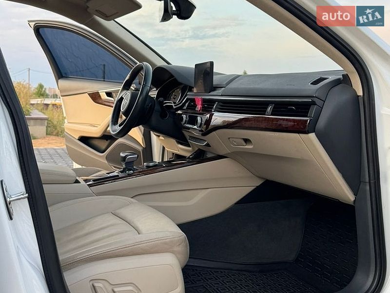 Седан Audi A4 2018 в Одессе