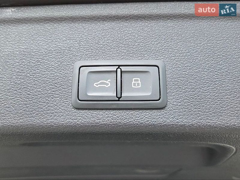 Универсал Audi A4 2019 в Хмельницком