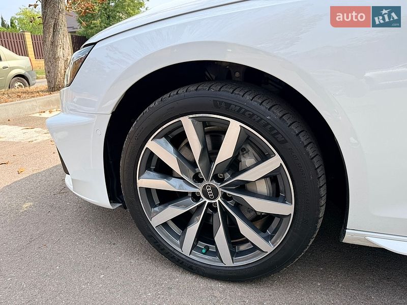 Седан Audi A4 2021 в Харькове