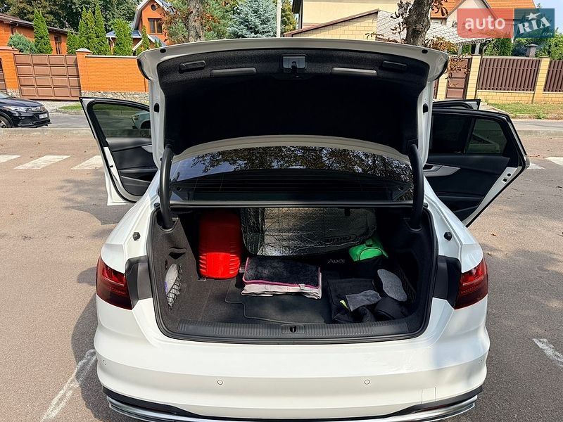 Седан Audi A4 2021 в Харькове