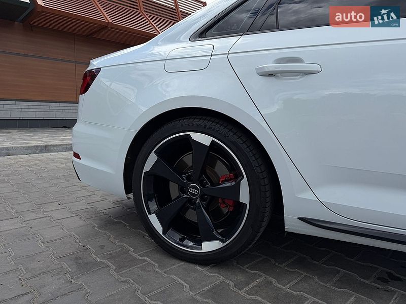 Седан Audi A4 2018 в Кривому Розі