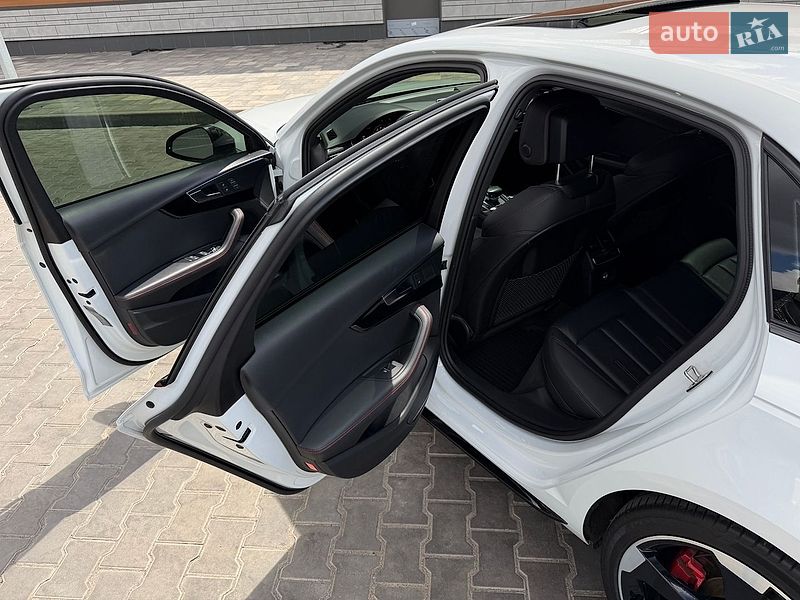 Седан Audi A4 2018 в Кривому Розі