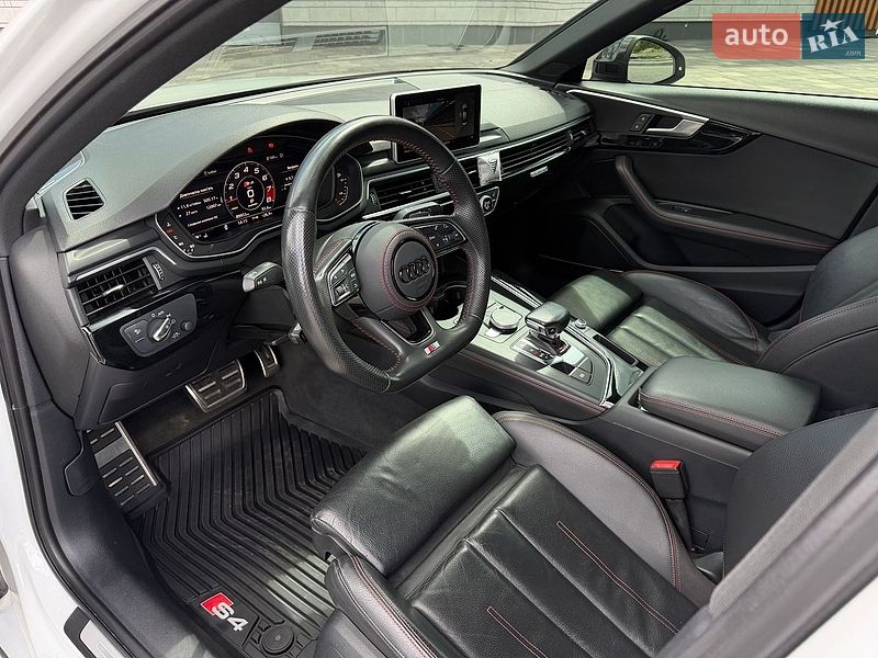 Седан Audi A4 2018 в Кривому Розі