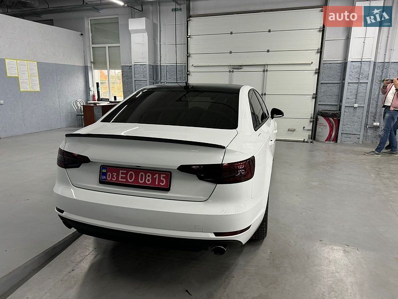 Седан Audi A4 2016 в Любешове