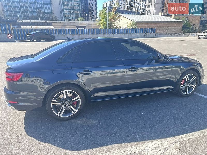 Седан Audi A4 2015 в Києві