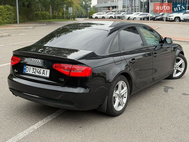 Седан Audi A4 2013 в Києві