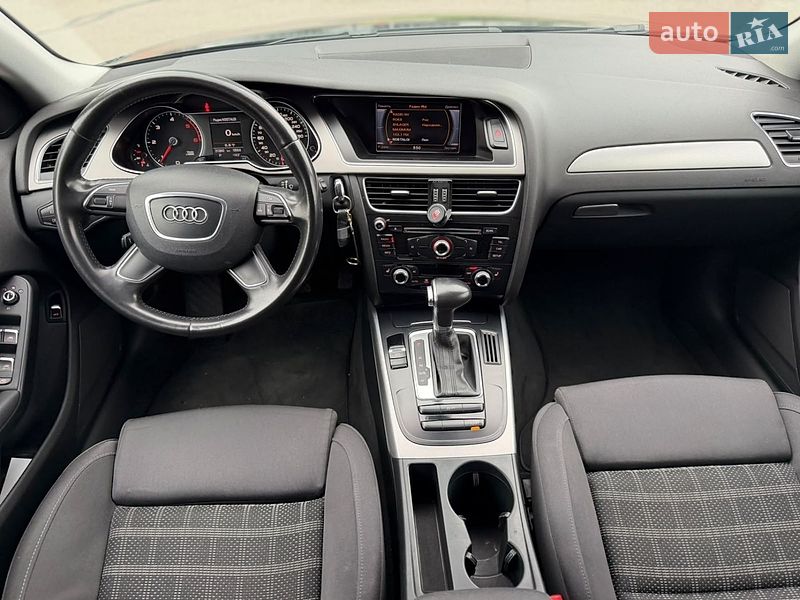 Седан Audi A4 2013 в Києві