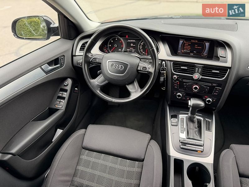 Седан Audi A4 2013 в Києві