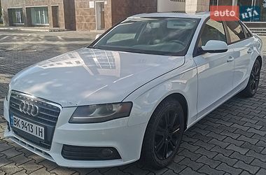 Седан Audi A4 2011 в Нетешине
