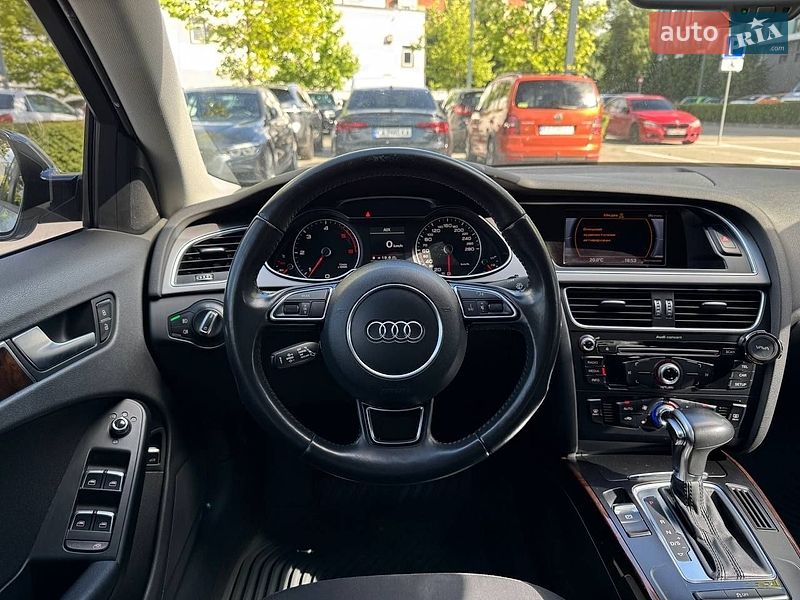 Седан Audi A4 2012 в Киеве
