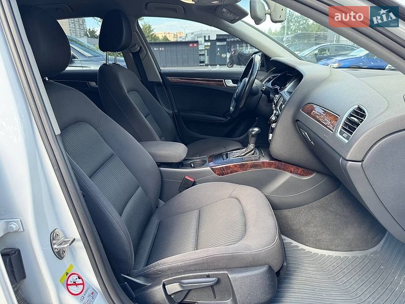 Седан Audi A4 2012 в Киеве