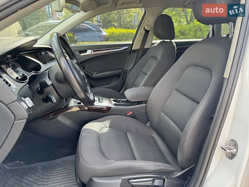 Седан Audi A4 2012 в Киеве
