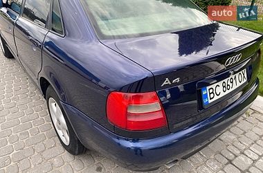 Седан Audi A4 1996 в Львове