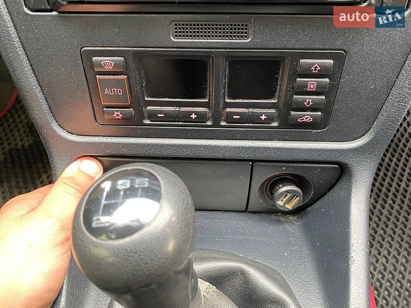 Седан Audi A4 1996 в Львове