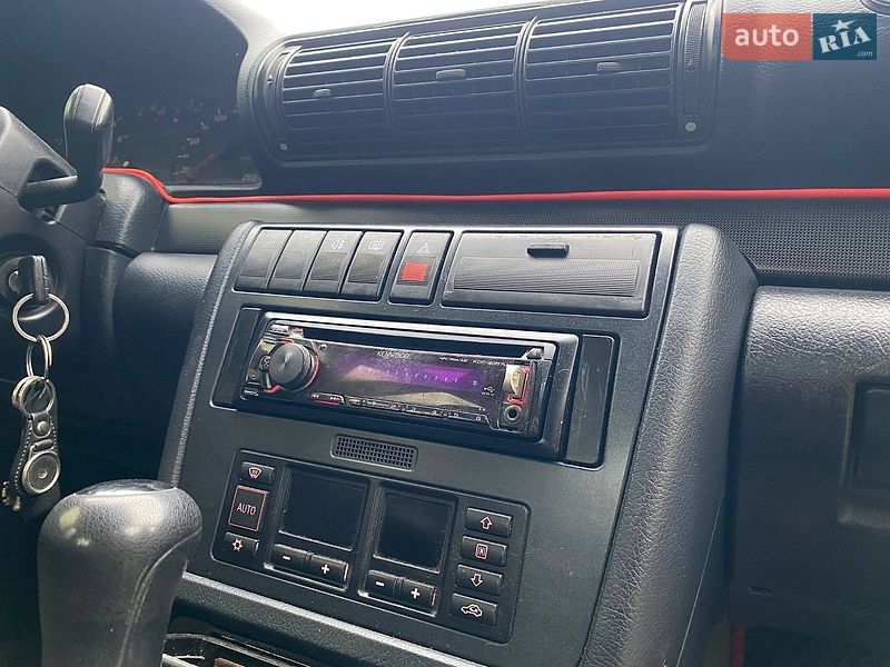 Седан Audi A4 1996 в Львове