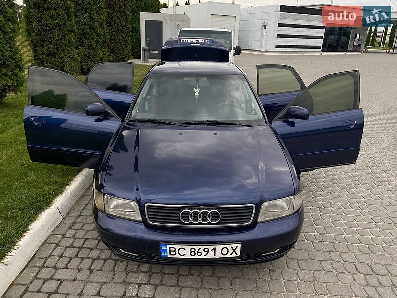 Седан Audi A4 1996 в Львове