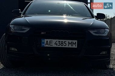 Седан Audi A4 2015 в Дніпрі