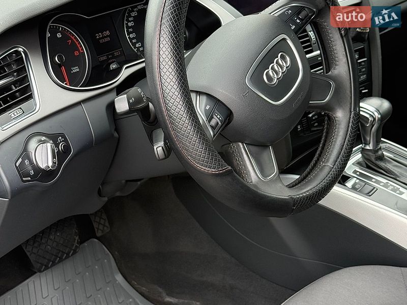 Седан Audi A4 2012 в Києві