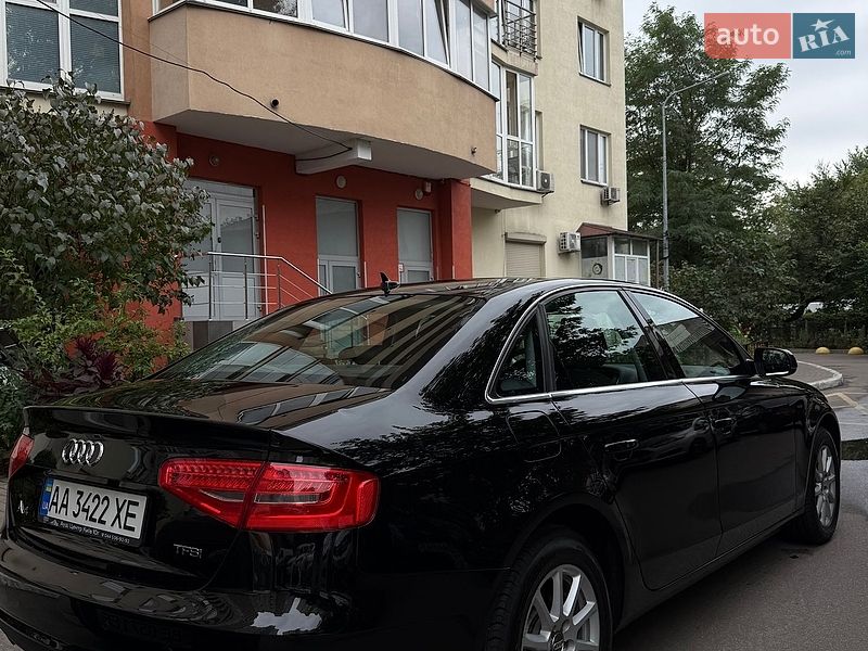 Седан Audi A4 2012 в Києві