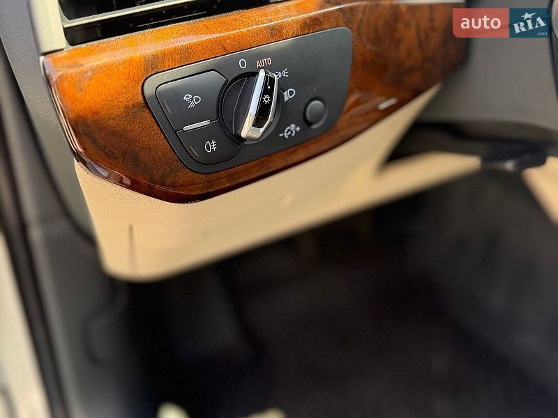 Седан Audi A4 2016 в Киеве