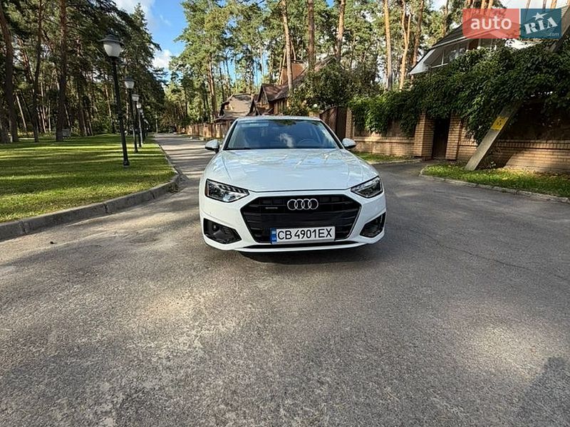 Седан Audi A4 2023 в Чернигове