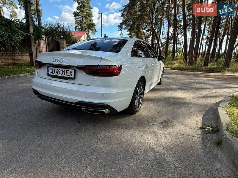 Седан Audi A4 2023 в Чернигове